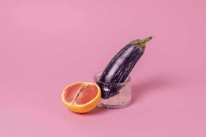 Conteúdo abstrato sexual com frutas para representar um dos sites pornográficos mais acessados do mundo