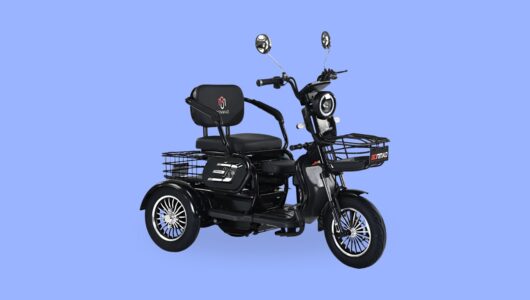 Triciclo elétrico oferece mobilidade leve, prática e confortável para o dia a dia
